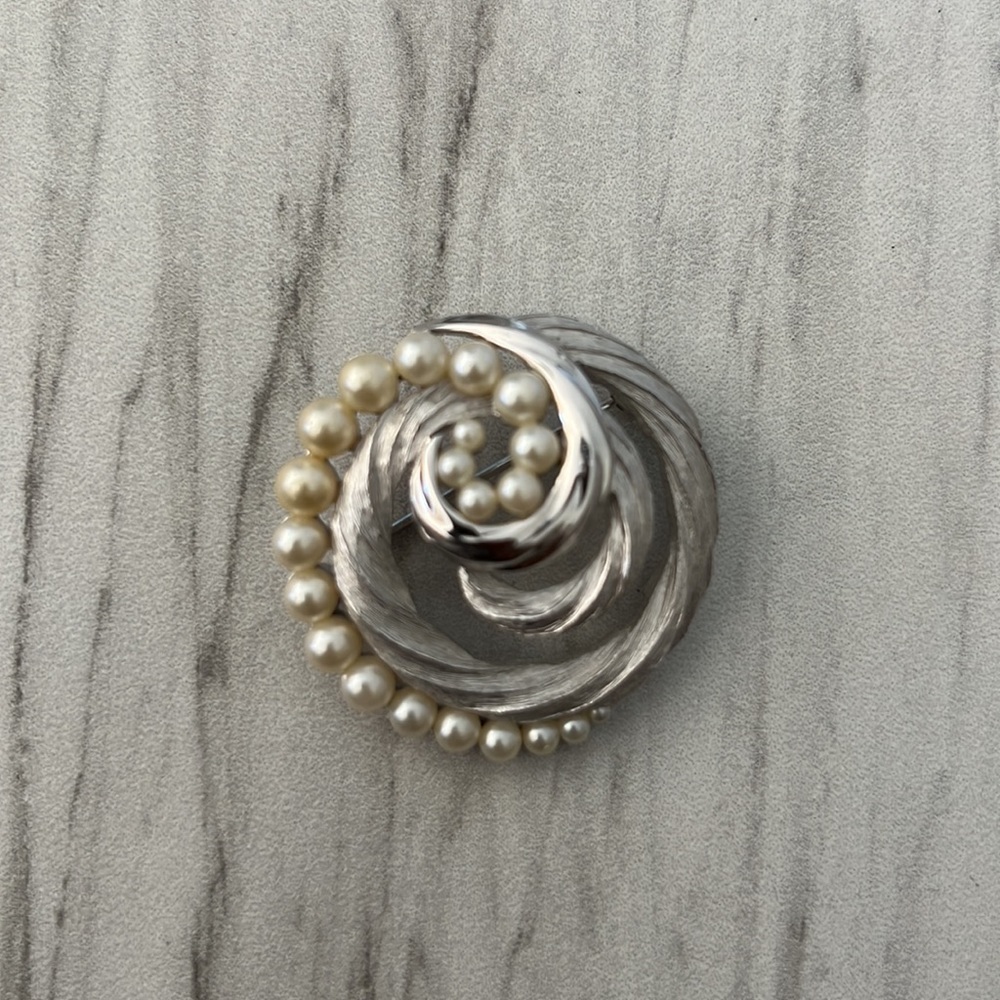 Vintage Trifari Swirl Wreath Brooch